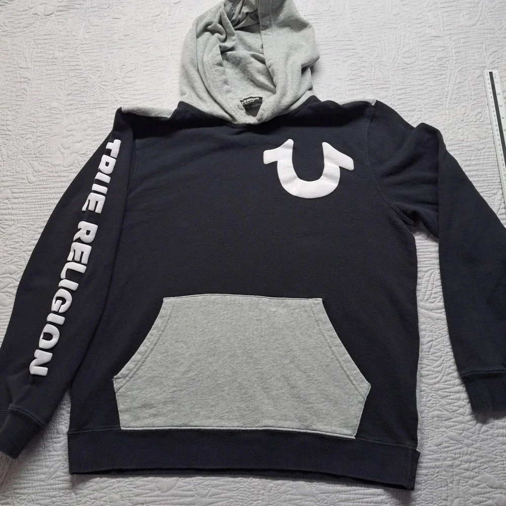 True Religion Color Block Pullover Hoodie Mens Medium Black Grey Excellent Logo